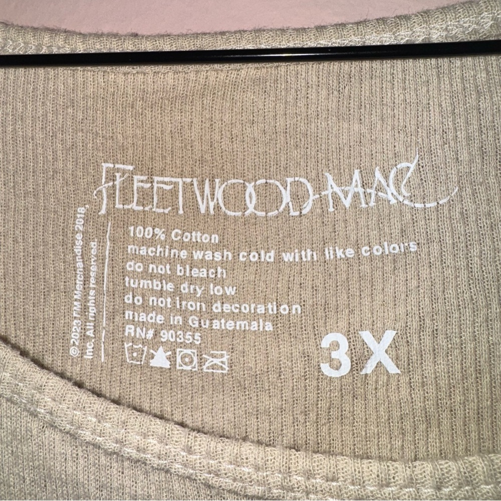 Fleetwood Mac Plus Size Graphic Tank Top Size 3X - Picture 4 of 5